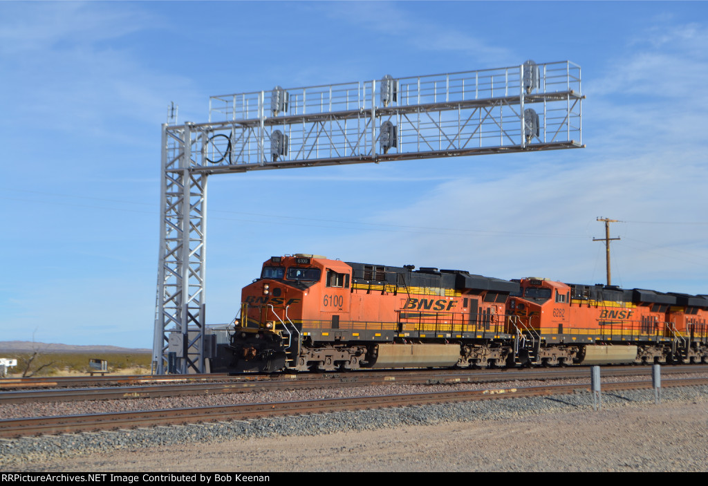 BNSF 6100